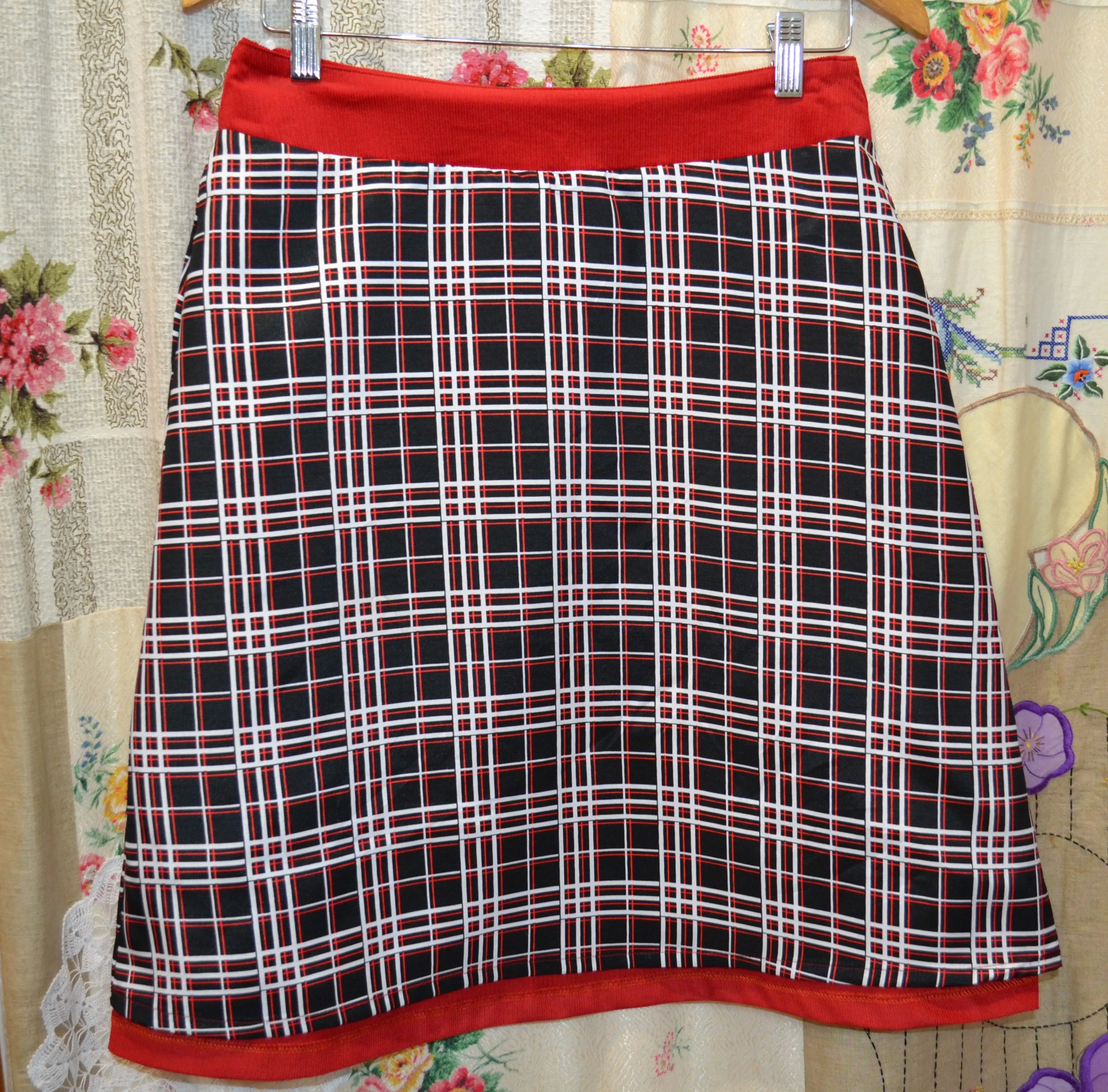 Berserk  Red  corduroy pocket skirt with lining