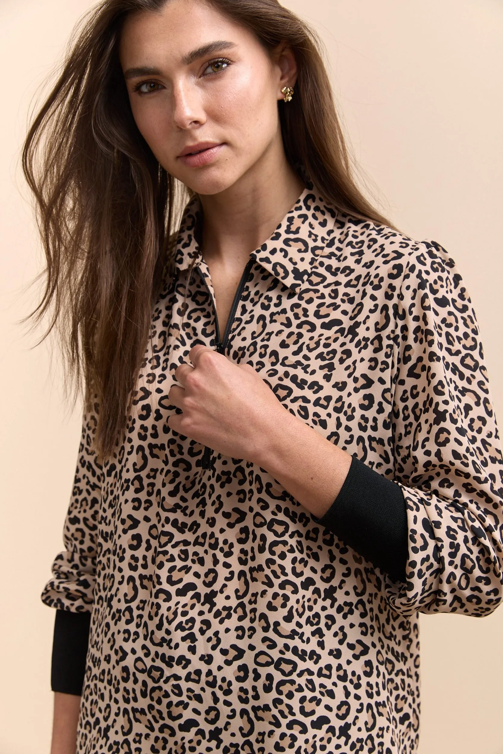 Leopard printed blouse with zipper